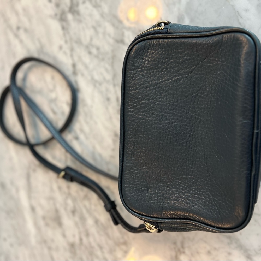 Mark and Graham Essential Crossbody bag